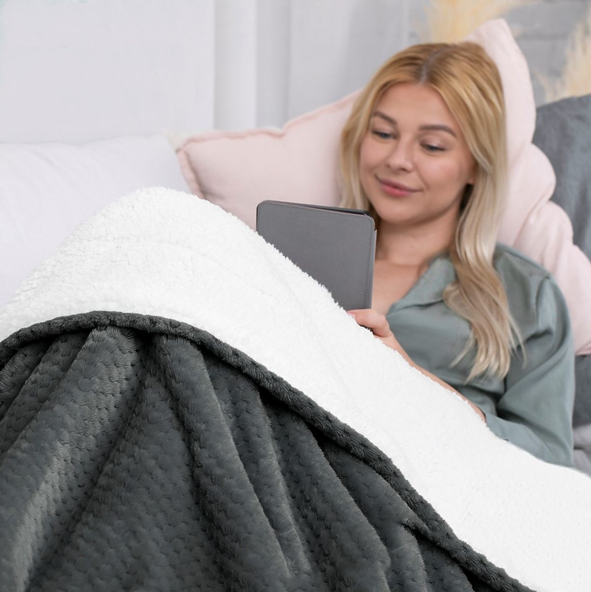 Coperta SHLEEPY colore grafite jacquard classico stile 170x210