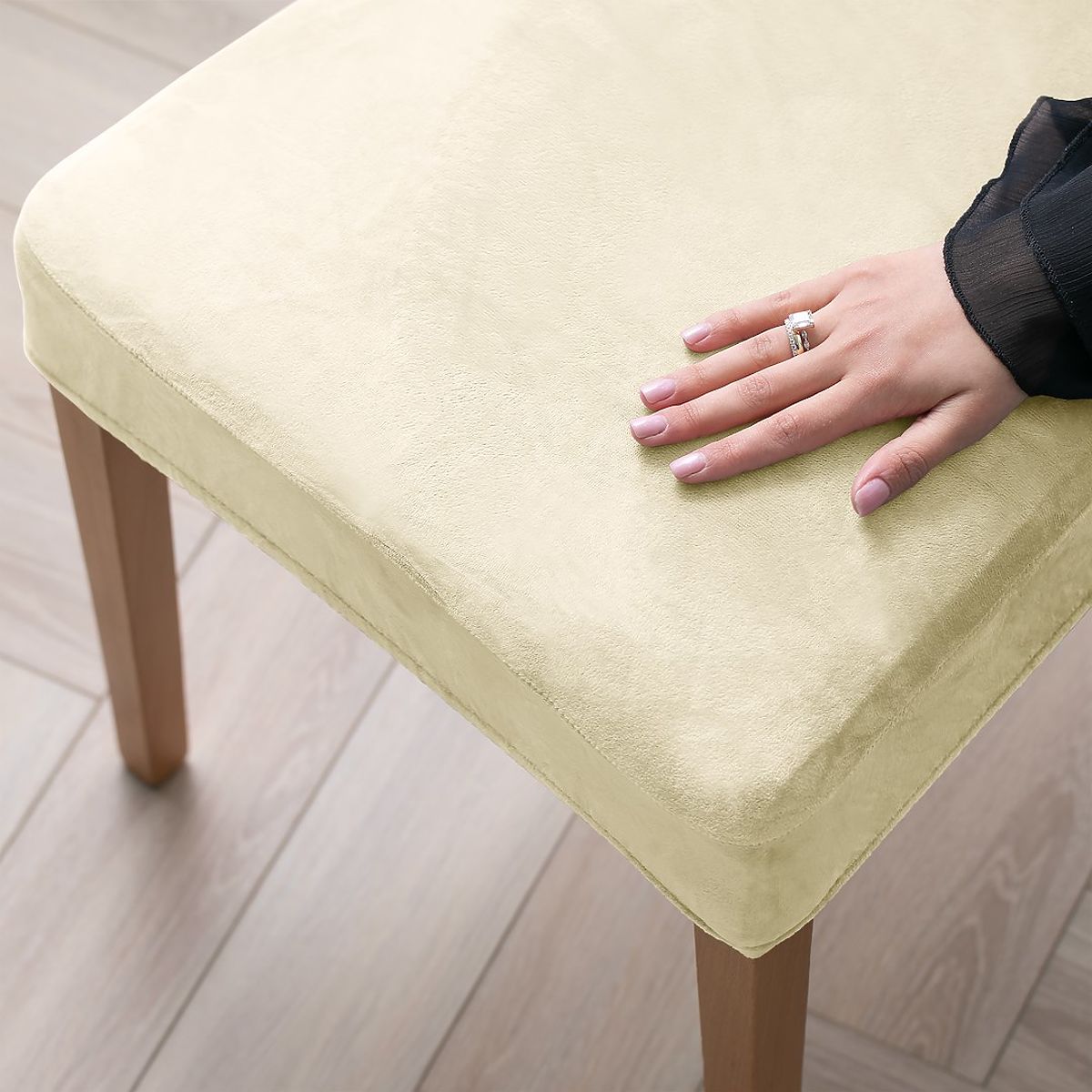 Coprisedia RESTILO SENTO colore crema stile classico liscio