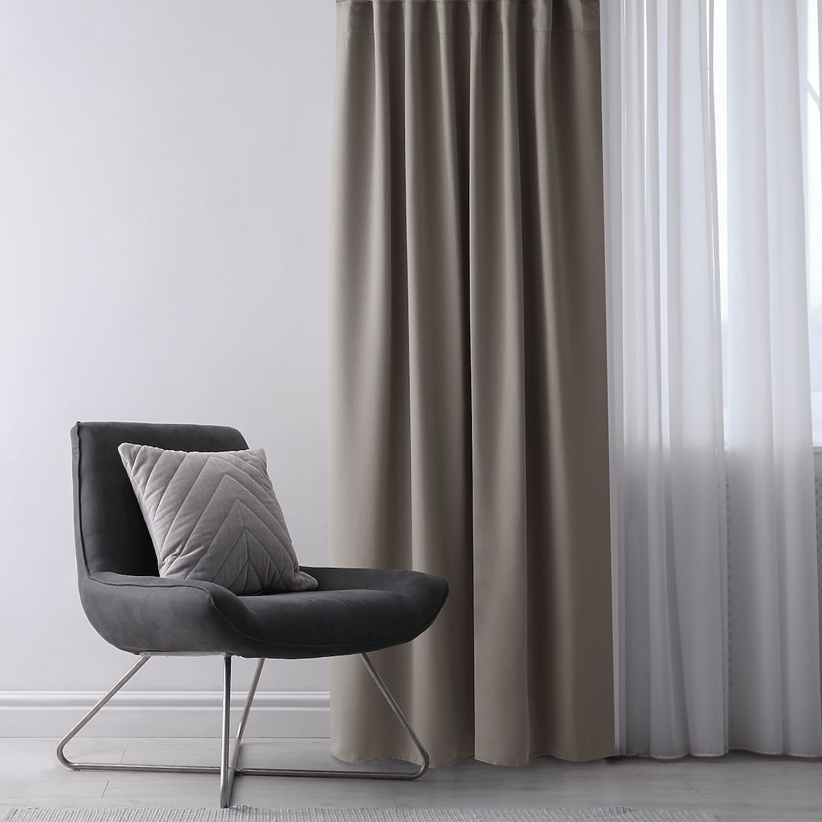 Tenda RESTILO BLACKOUT colore beige, fascetta per fissaggio, stile classico, nastro, materiale black