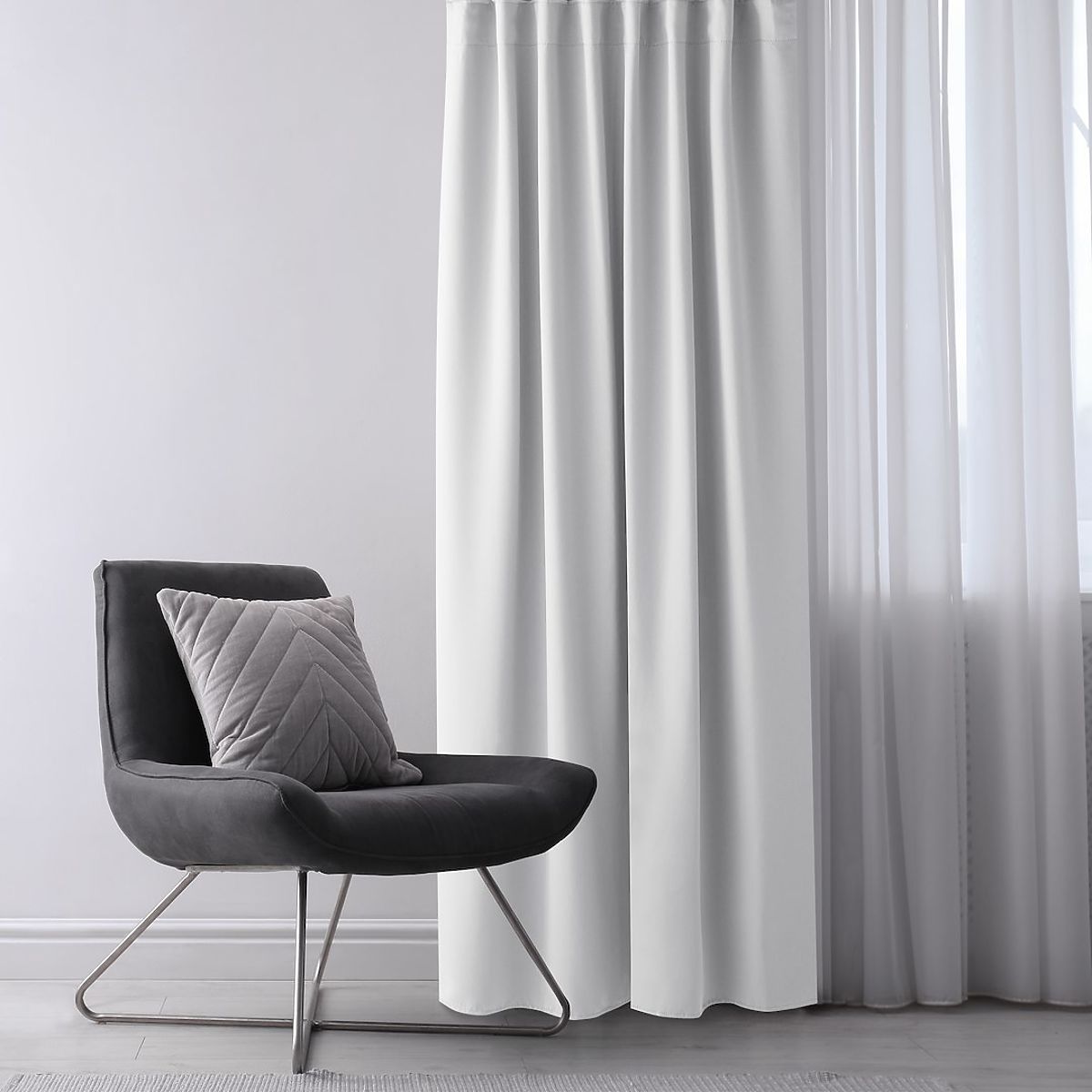 Tenda RESTILO BLACKOUT colore bianco, fascetta per fissaggio, stile classico, occhielli argento, mat