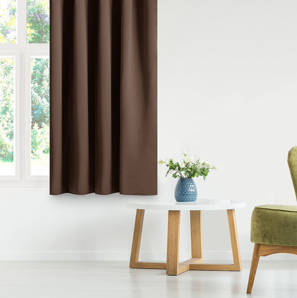 Tenda RESTILO BLACKOUT colore marrone, fascetta per legatura, stile classico, occhielli argento, mat