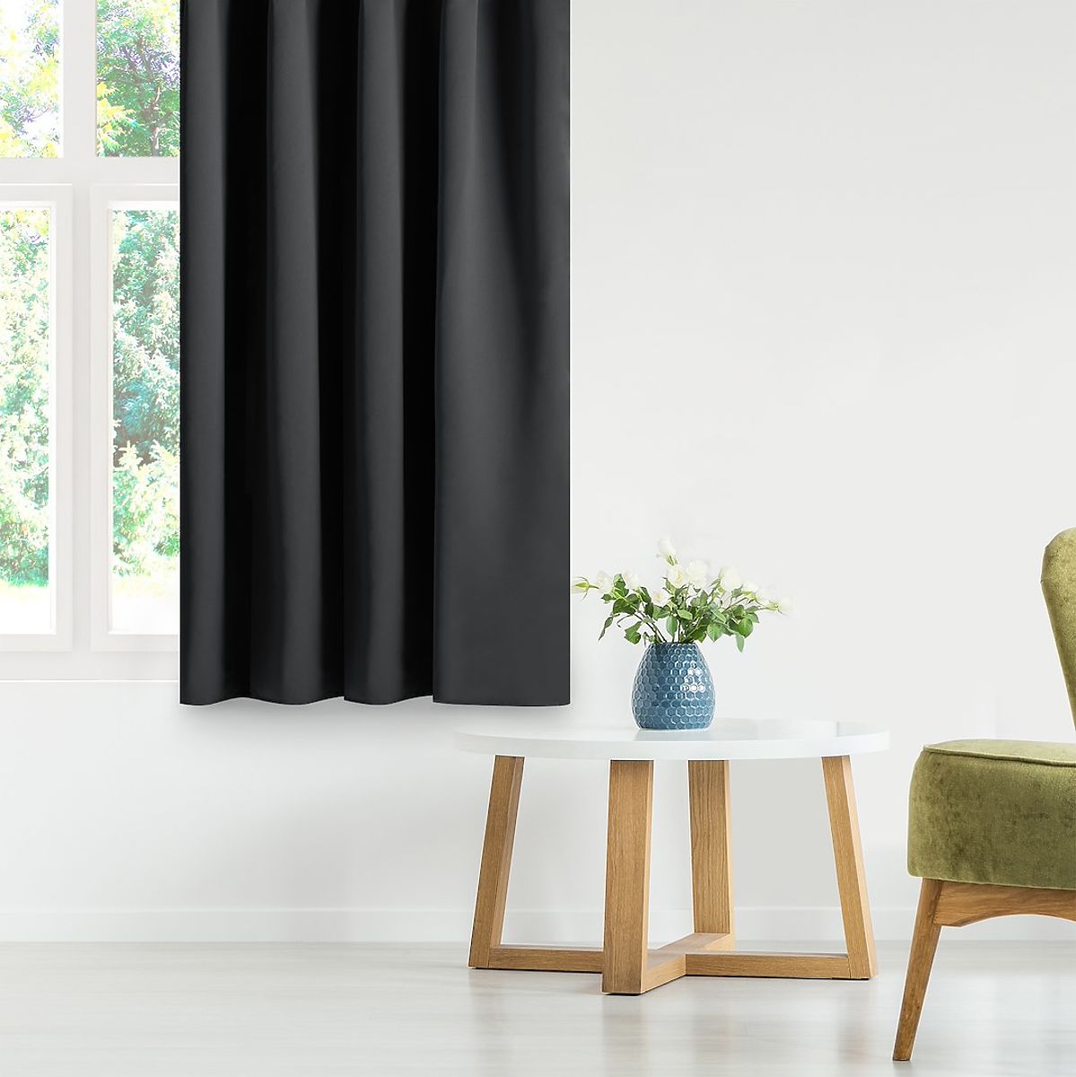 Tenda RESTILO BLACKOUT colore nero, fascetta per raccogliere, stile classico, occhielli argento, mat