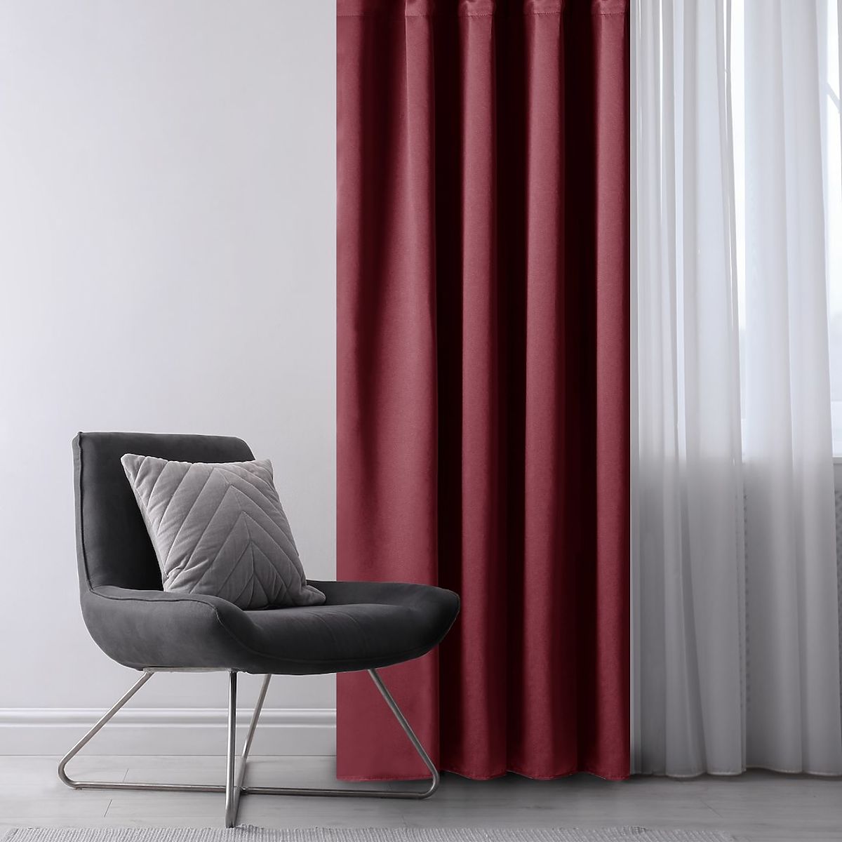 Tenda RESTILO BLACKOUT colore rosso, fascia regolabile, stile classico, occhielli argento, materiale