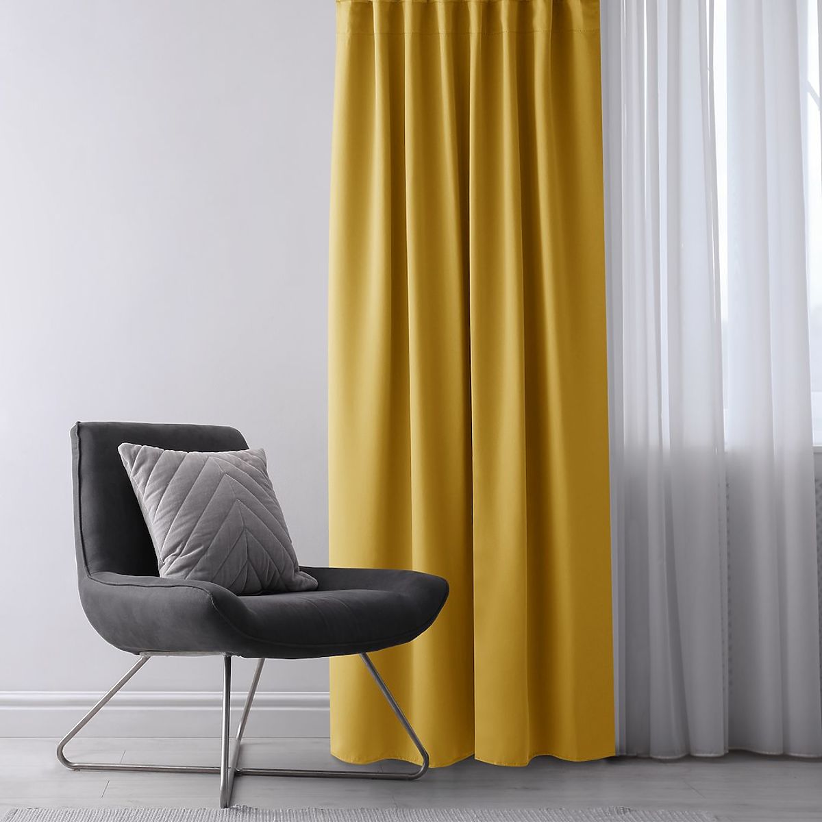 Tenda RESTILO BLACKOUT colore senape, stile classico, anelli argentati, materiale