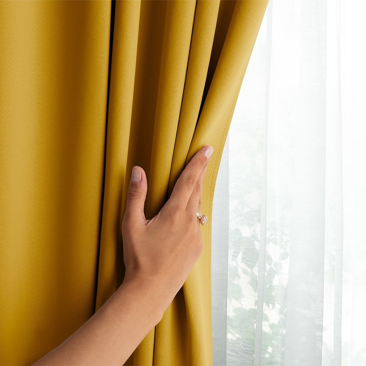 Tenda RESTILO BLACKOUT colore senape stile classico occhielli argento materiale