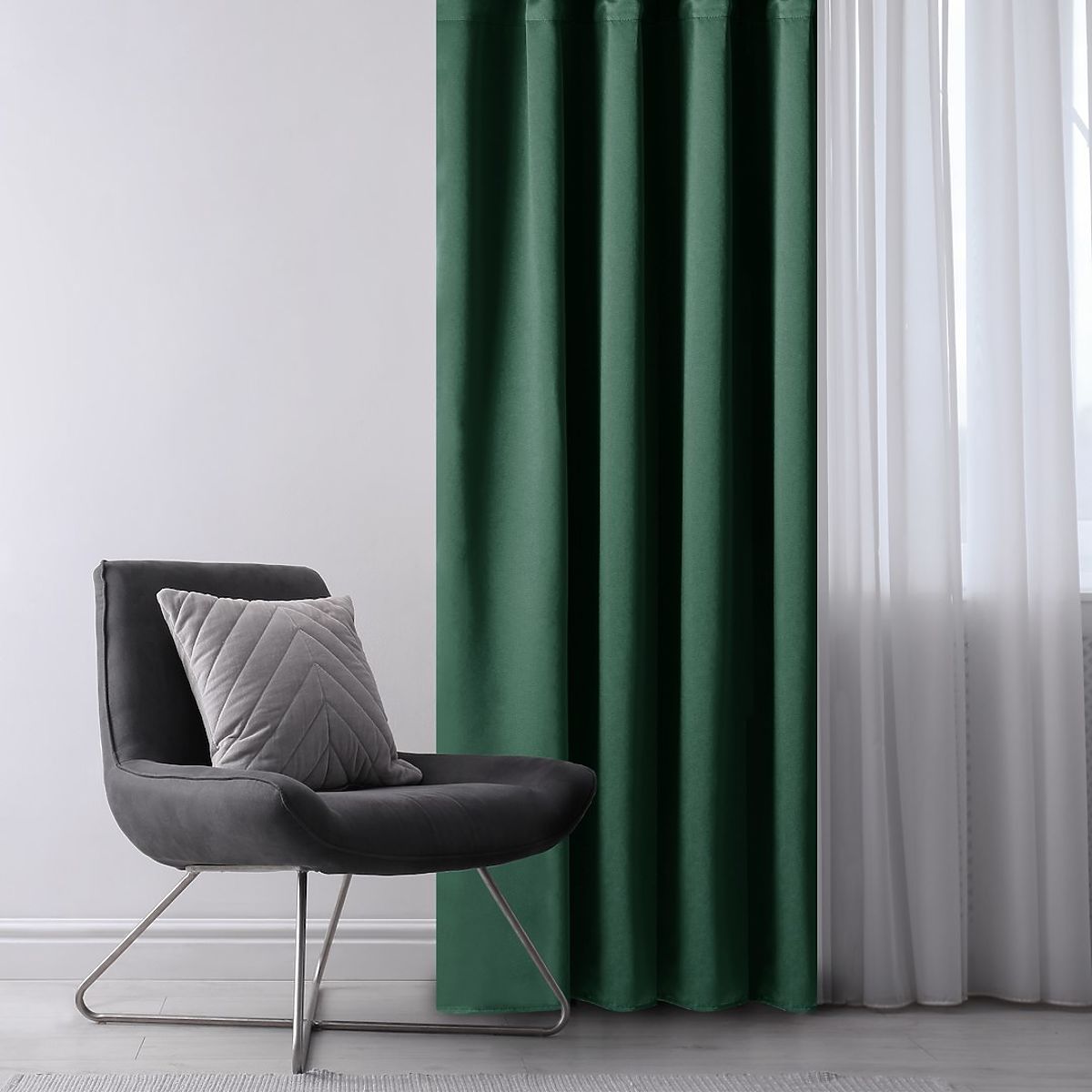 Tenda RESTILO BLACKOUT colore verde bottiglia con nastro stile classico occhielli argento