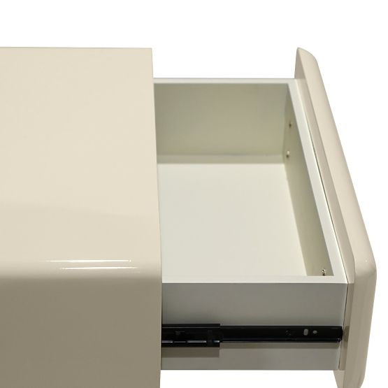 Comodino con cassetto Blush, bianco crema, lucido, forma arcuata