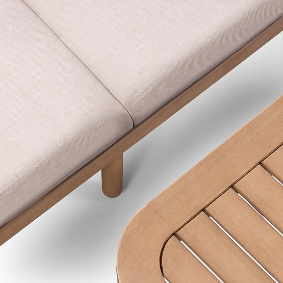 Divano angolare da giardino con tavolino Mortlake, legno di eucalipto FSC, finitura teak, beige chia