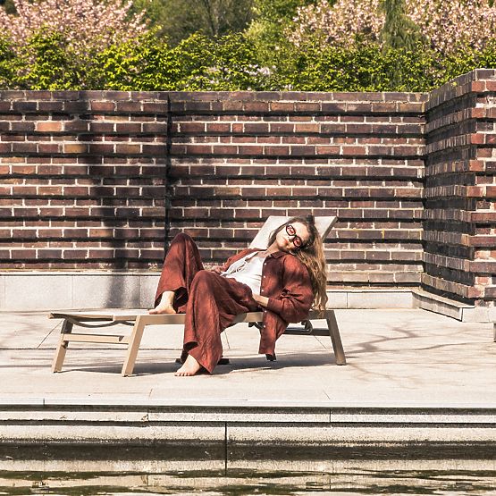 Lettino da giardino Shelly regolabile, in alluminio, beige