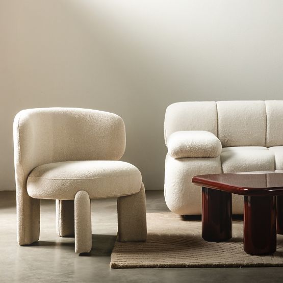Poltrona imbottita Elaine beige, boucle, forme arrotondate