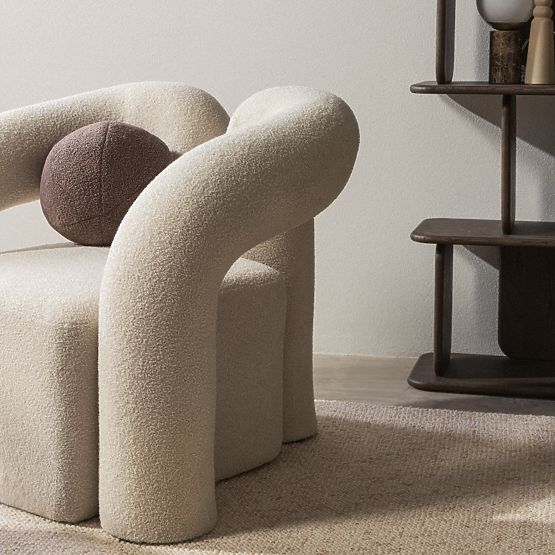 Poltrona imbottita Merry beige chiaro, boucle, forma arrotondata