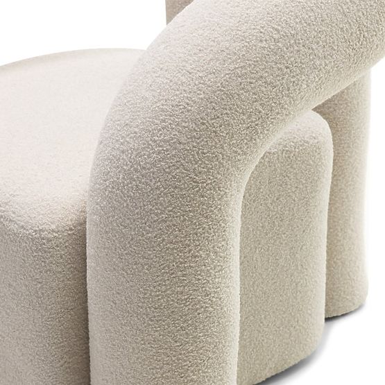 Poltrona imbottita Merry beige chiaro, boucle, forma arrotondata