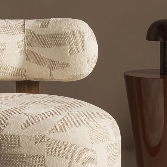 Poltrona Relax Dolce, forme arrotondate, beige/crema, noce
