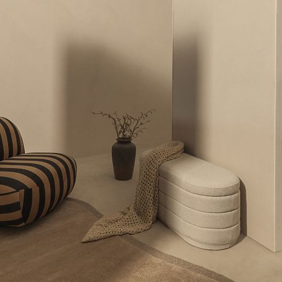 Pouf imbottito Layer con spazio di archiviazione, beige