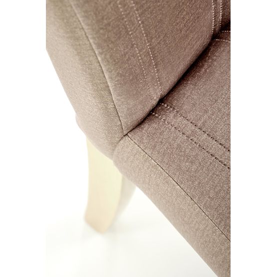 Sedia DIEGO 3 rovere miele / rivestimento velluto trapuntato Pásy - MONOLITH 09 (marrone scuro) (1p=