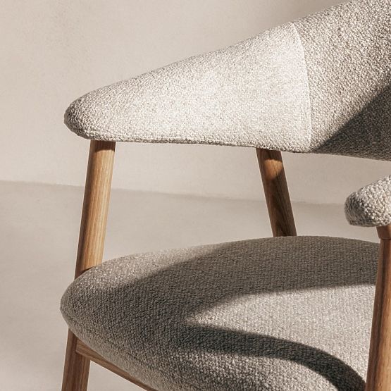 Sedia imbottita Capri, beige chiaro/legno di quercia