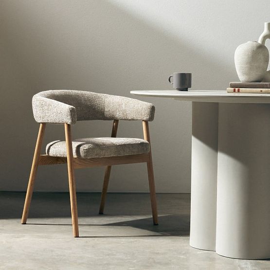 Sedia imbottita Giovani, beige/legno di quercia, arrotondata