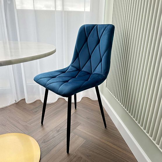 Sedia imbottita in velluto Madison blu Velvet
