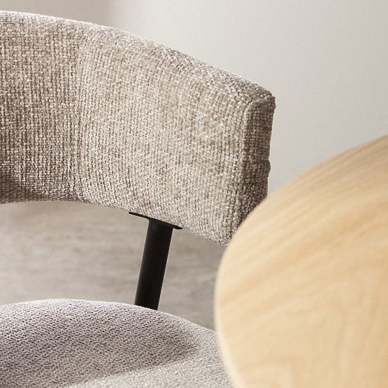 Sedia imbottita Rosario beige/gambe nere