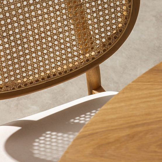Sedia in legno Monet con intreccio viennese, rattan, velluto, naturale/beige chiaro