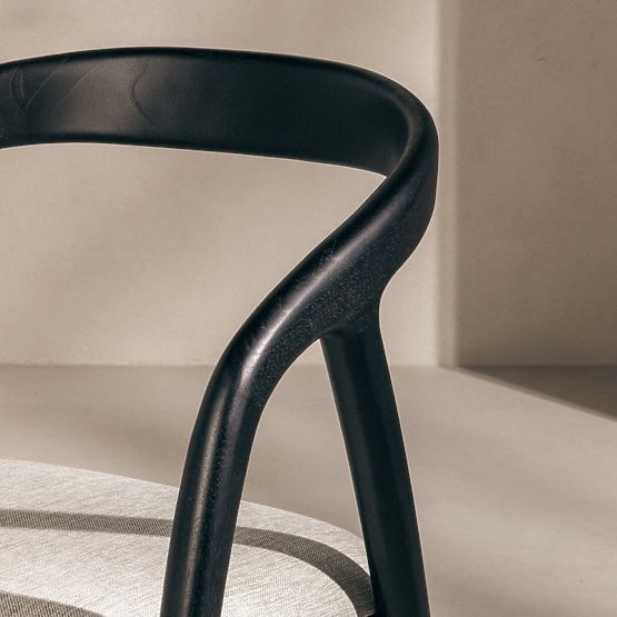 Sedia in legno Sande arrotondata, nero/beige chiaro, legno di teak