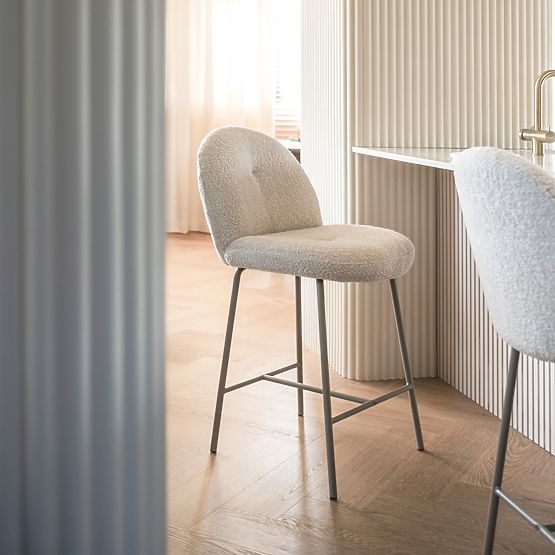 Sgabello da bar Fiori beige chiaro, forme arrotondate