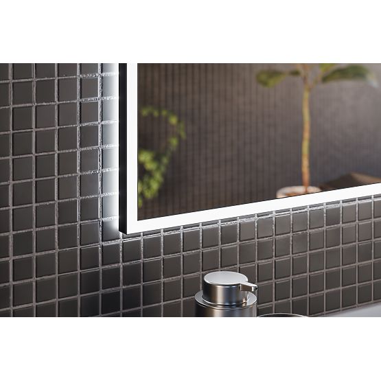 Specchio LED con cornice