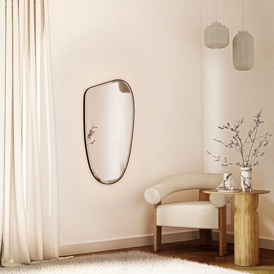Specchio sospeso con cornice nera Frivatti, 60x100 cm, forma irregolare
