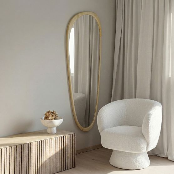 Specchio sospeso in cornice di legno Sogno 60x165 cm, forma irregolare, naturale