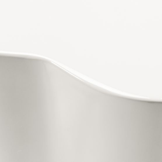 Tavolino laterale Bow 49 cm, grigio-beige, lucido, forme arrotondate