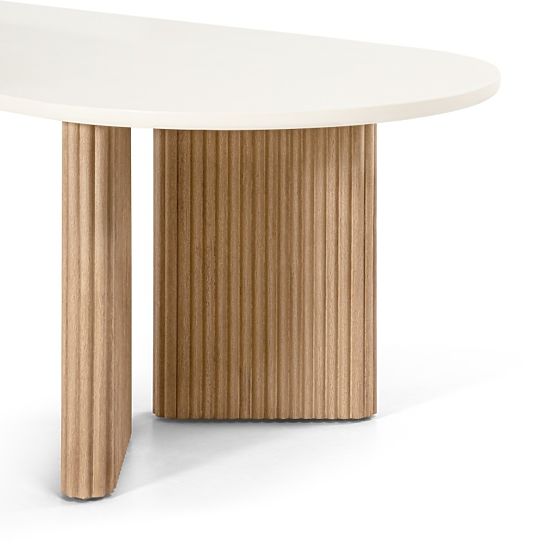 Tavolo da giardino Komorebi 270 cm con piano in pietra, legno di acacia chiaro/beige chiaro, ovale, 