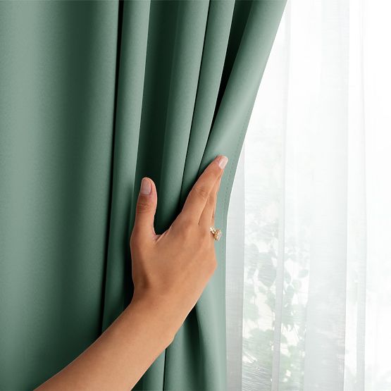 Tenda RESTILO BLACKOUT colore menta, passante, stile classico, occhielli argento, materiale bl