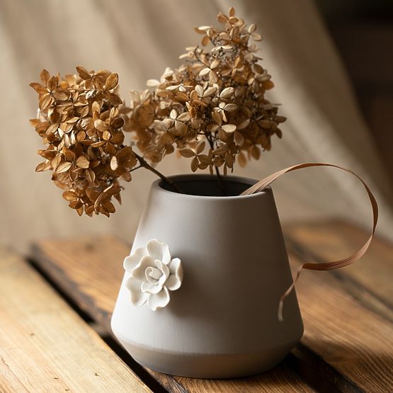 Vaso LUSITANO colore cappuccino stile classico per interni ameliahome