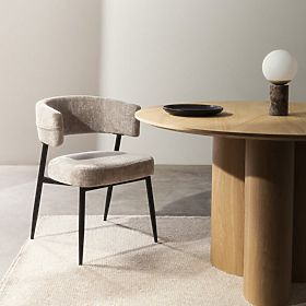 Sedia imbottita Rosario beige/gambe nere