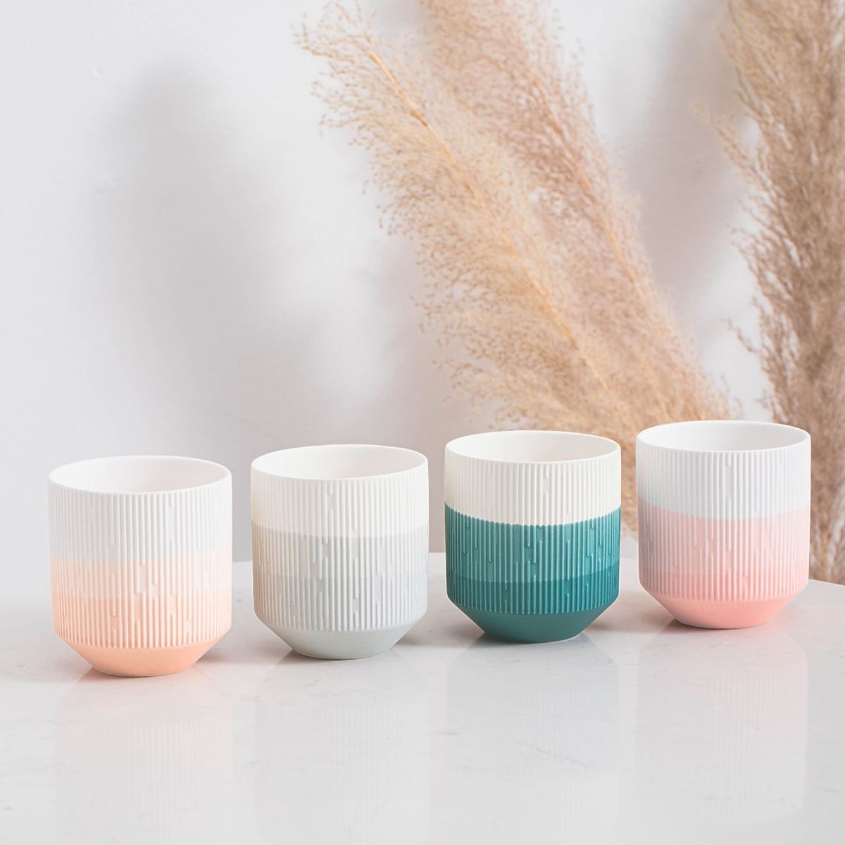 Vaso FINO colore rosa cipria stile moderno per interni ameliahome